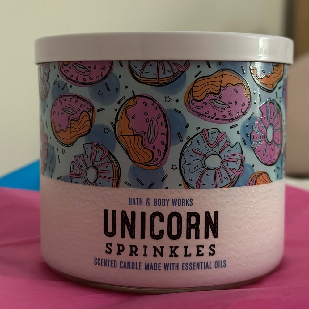 Bath & Body Works Candle: Unicorn Sprinkles 💙💕🦄 (3-wick)